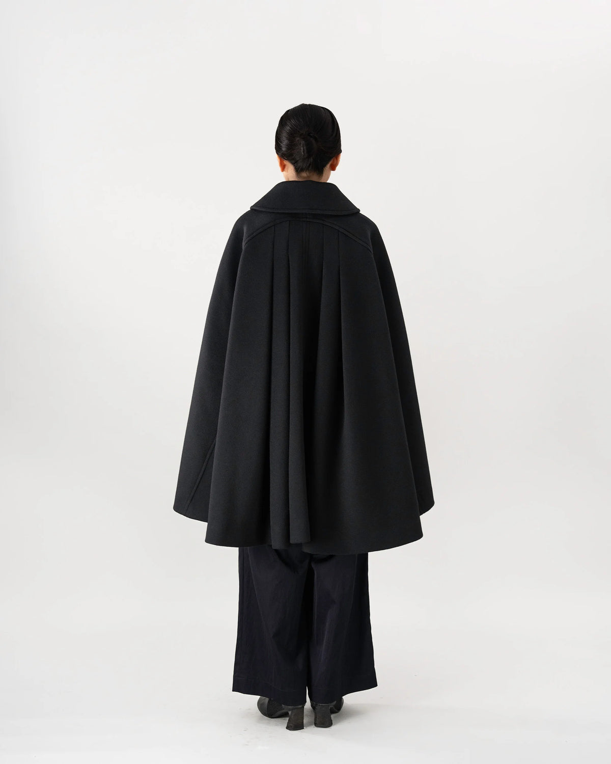 CAPE (BLACK)