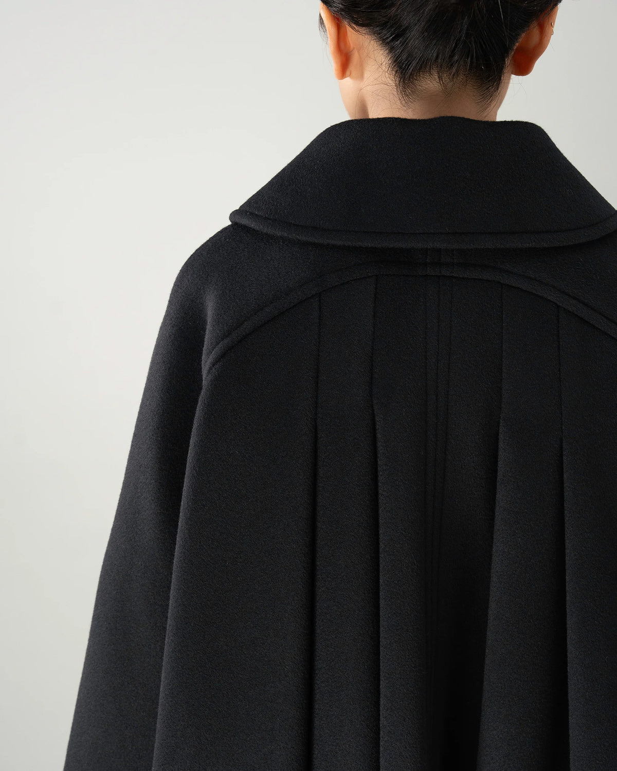 CAPE (BLACK)