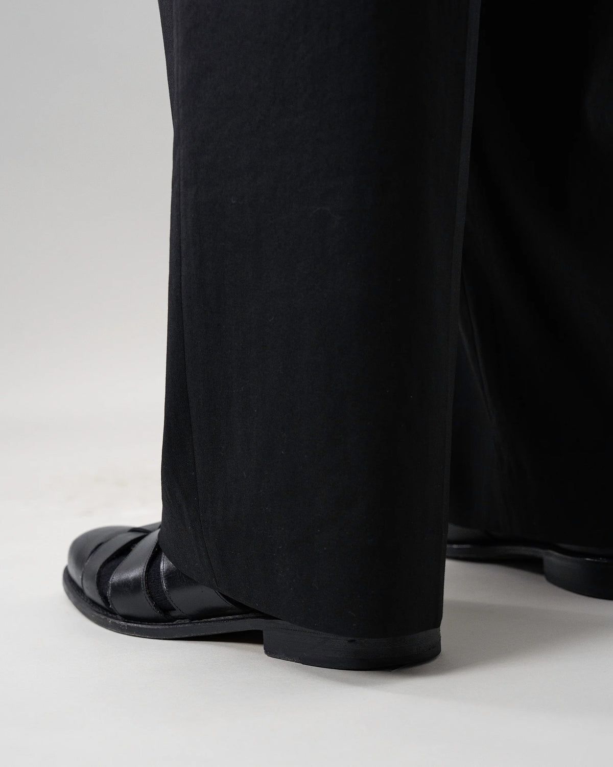 DOUBLE TUCK PANTS (BLACK)