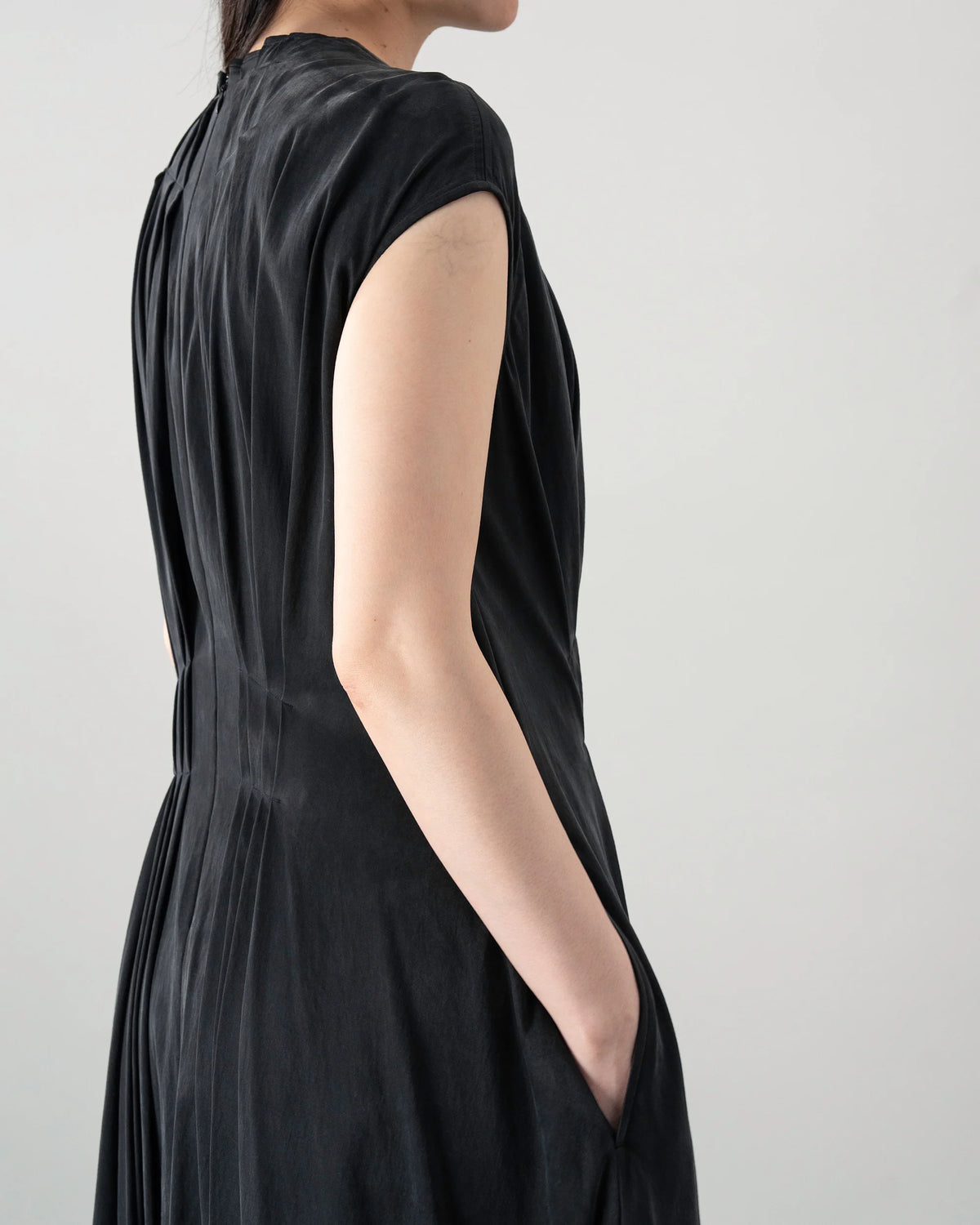DRAPE DRESS