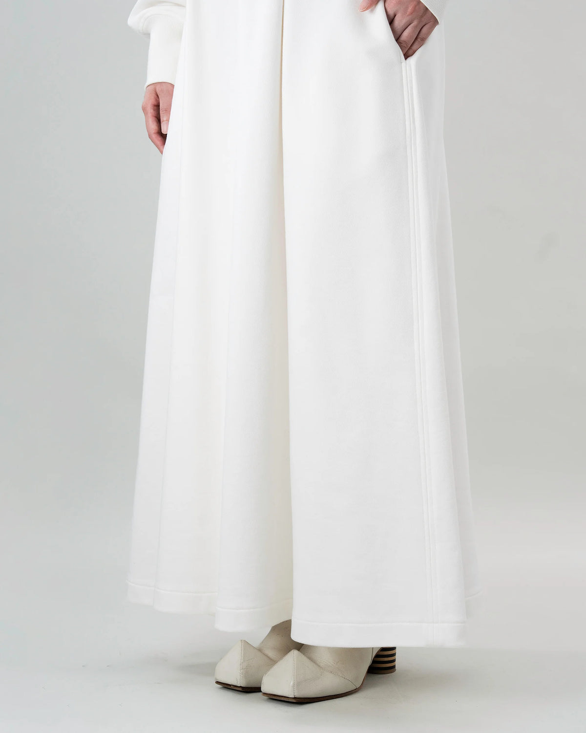 SWEAT DRESS (WHITE)