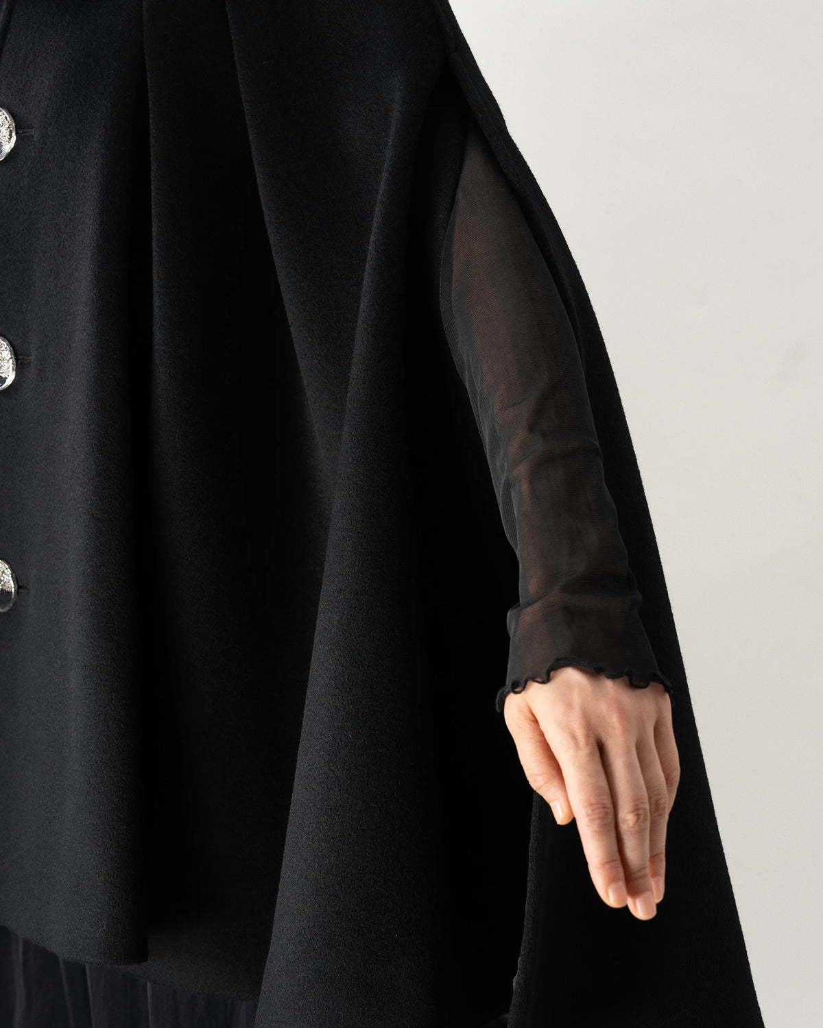 CAPE (BLACK)