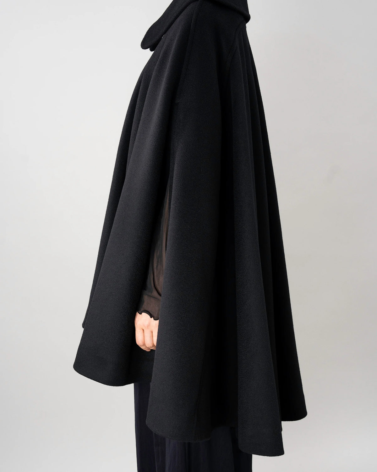 CAPE (BLACK)