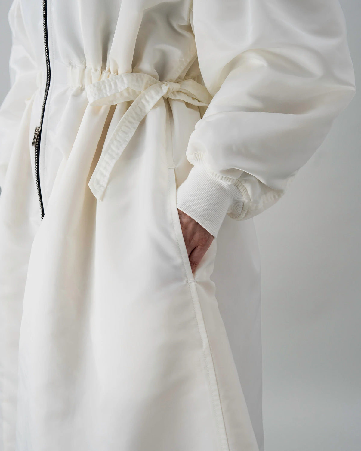 MA-1 DRESS (WHITE)
