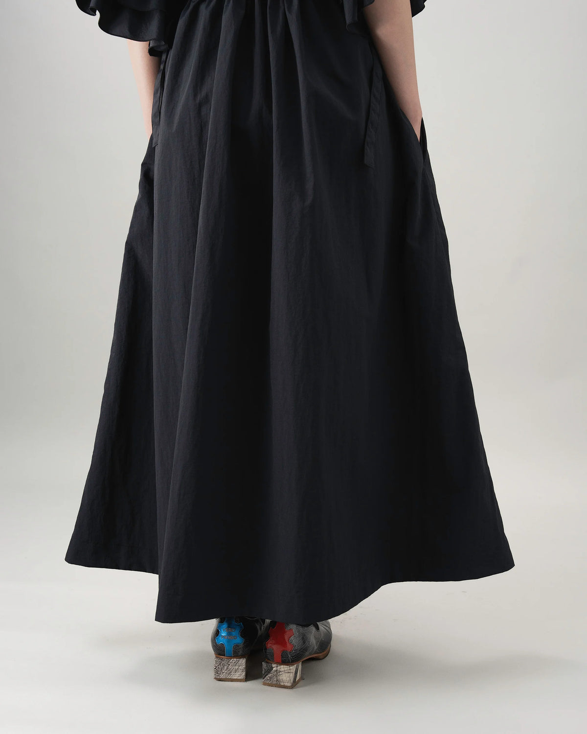 NO COLLAR ZIP DRESS (BLACK)