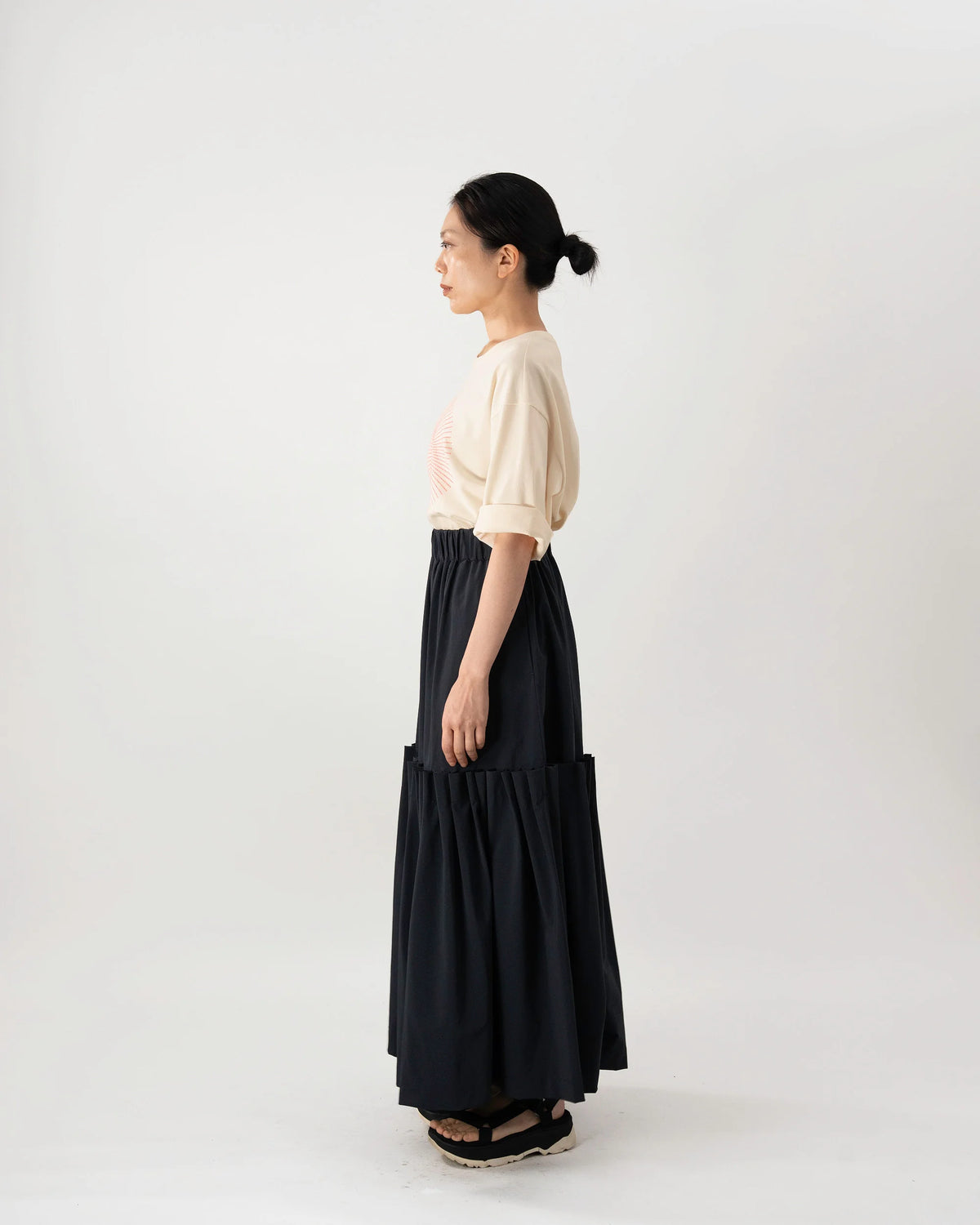 PLEAT A-LINE SKIRT (BLACK)