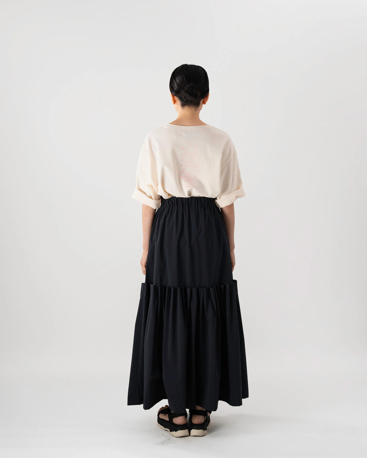 PLEAT A-LINE SKIRT (BLACK)