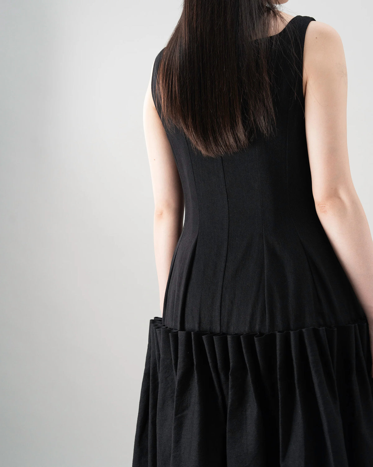 PLEAT DENIM DRESS (BLACK)