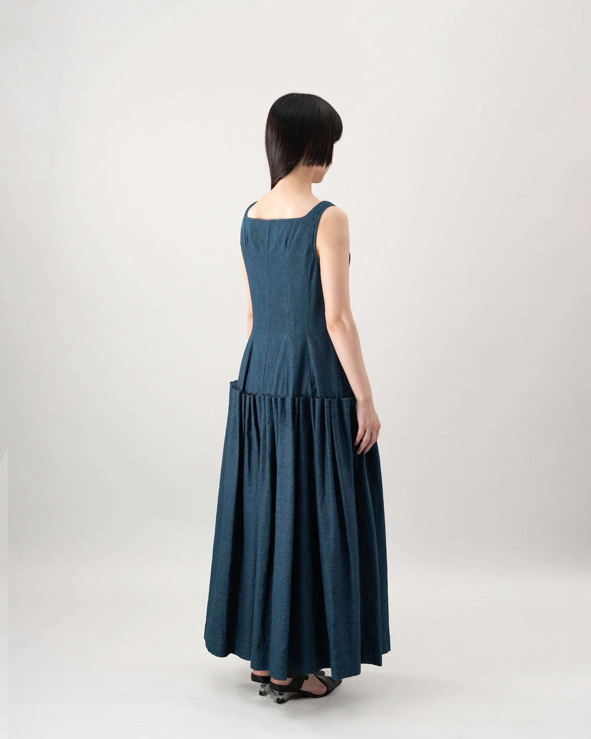 PLEAT DENIM DRESS (BLUE)