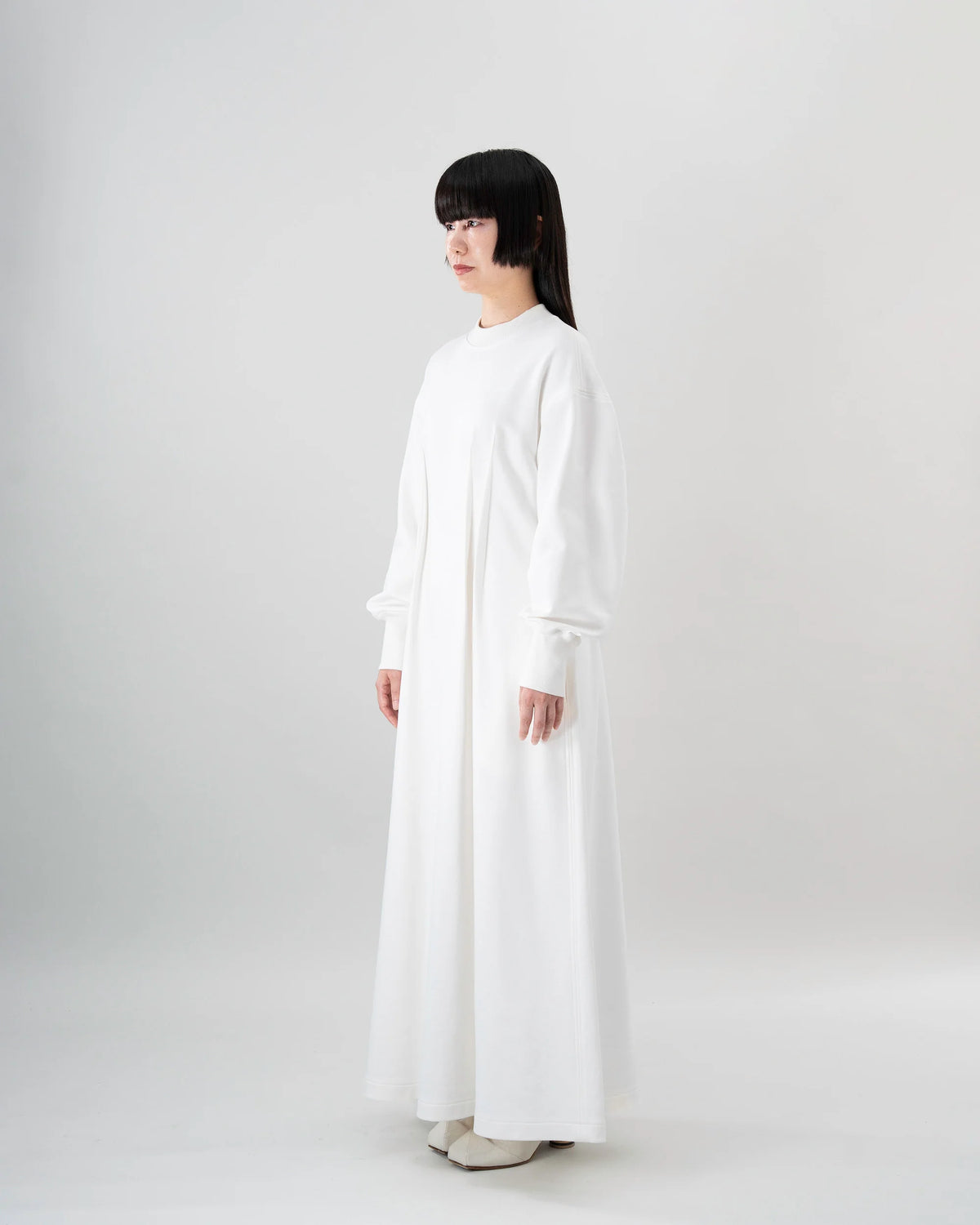 SWEAT DRESS (WHITE)
