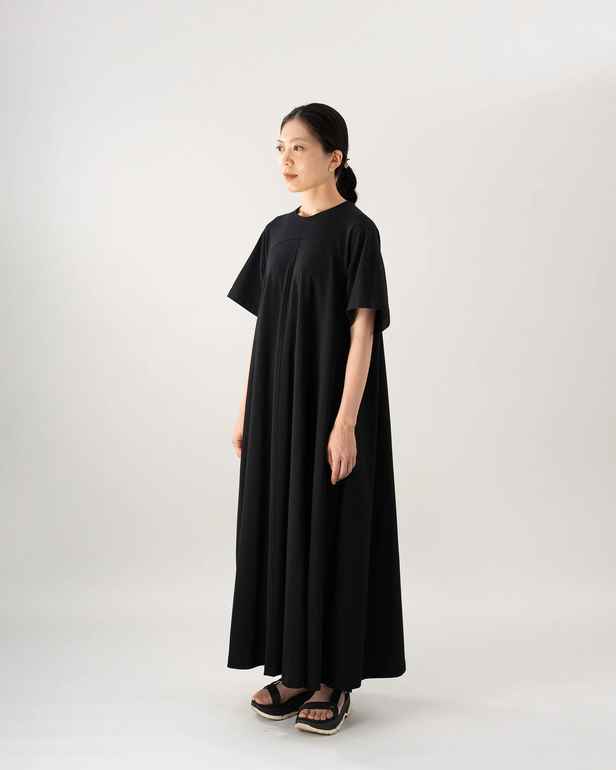 T-SHIRT FLARED DRESS (BLACK)